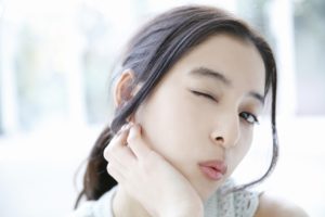 新木優子 宗教 親